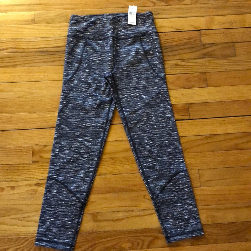 NWT Lou and Grey Capri Leggings Size XS